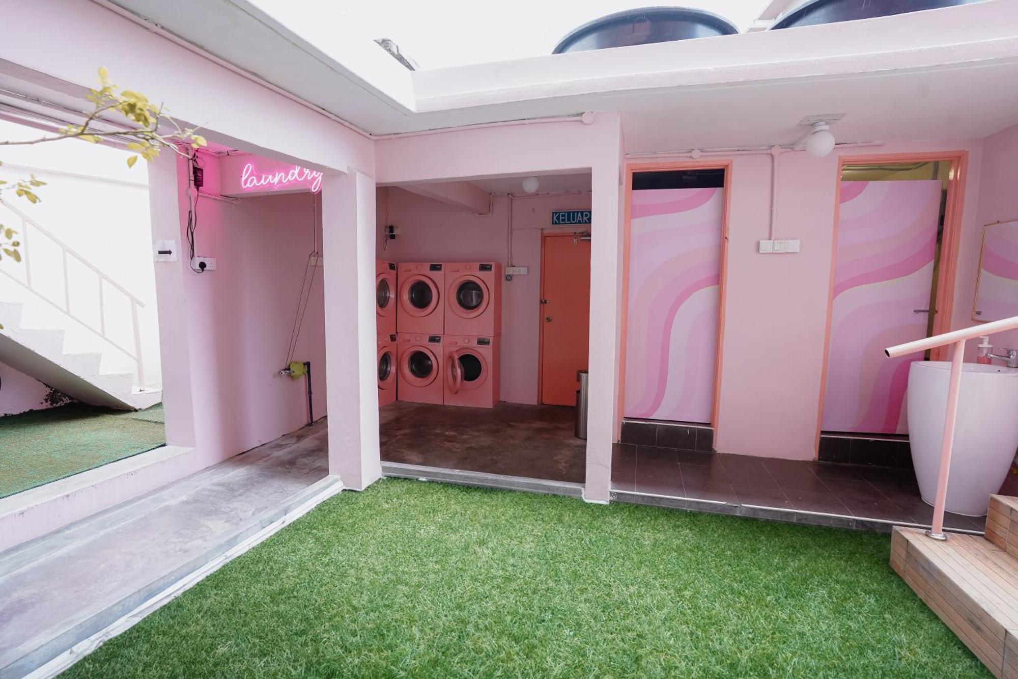 Pink Cabana Hotel Джорджтаун Экстерьер фото